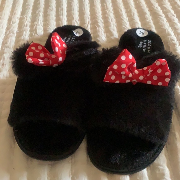 Brand new Disney socks & slippers size Medium - Picture 4 of 9